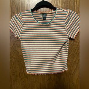 👚(bundle 4 items w/👚for $16) Striped crop top